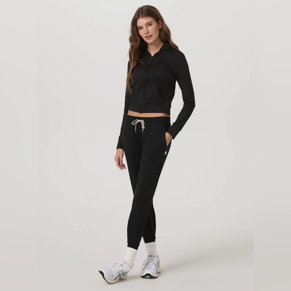 Vuori Black Women's Performance Joggers